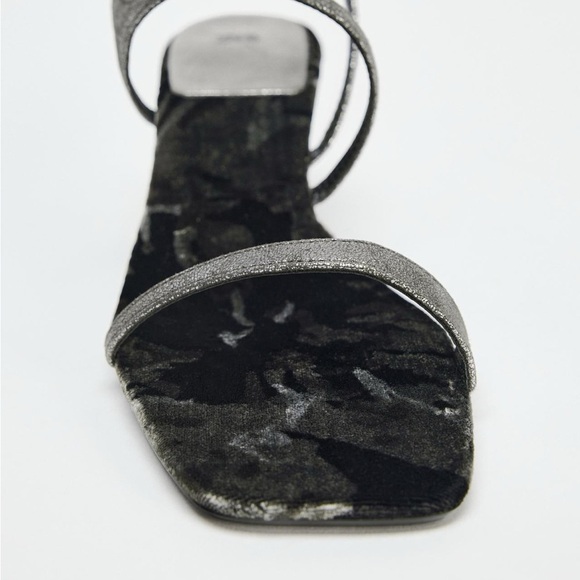 NWT ZARA 🎄HOLIDAY METALLIC perfect for holiday season 
HEELED SANDALS SIZE 8 - Picture 4 of 10